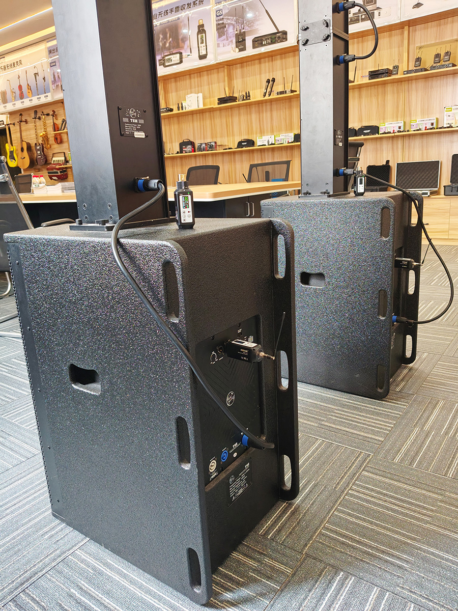 RT-1 Plug-On XLR Wireless Audio Transmitter and Receiver