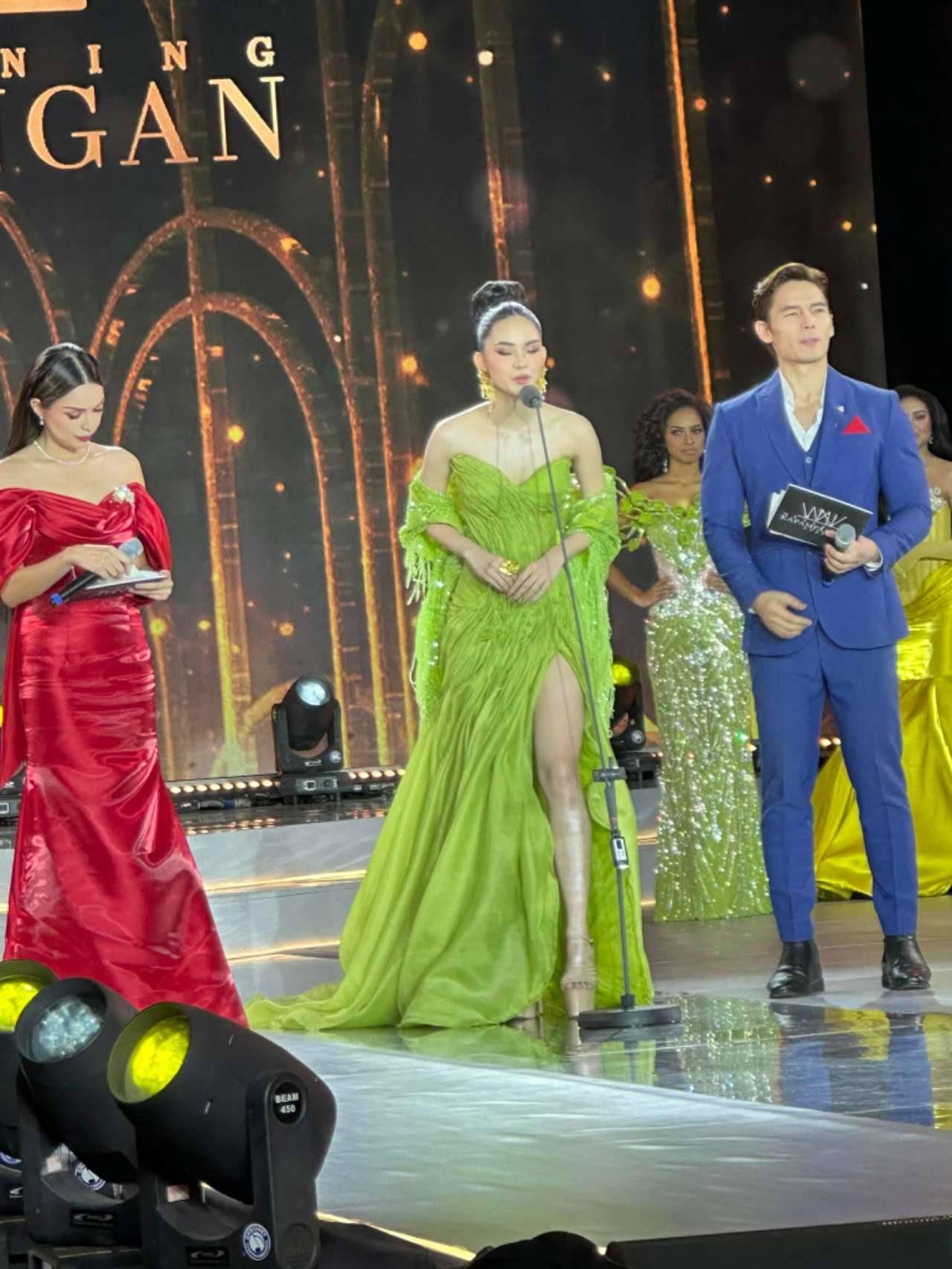 RT-1 Plug-On XLR Wireless Audio Transmitter and Receiver