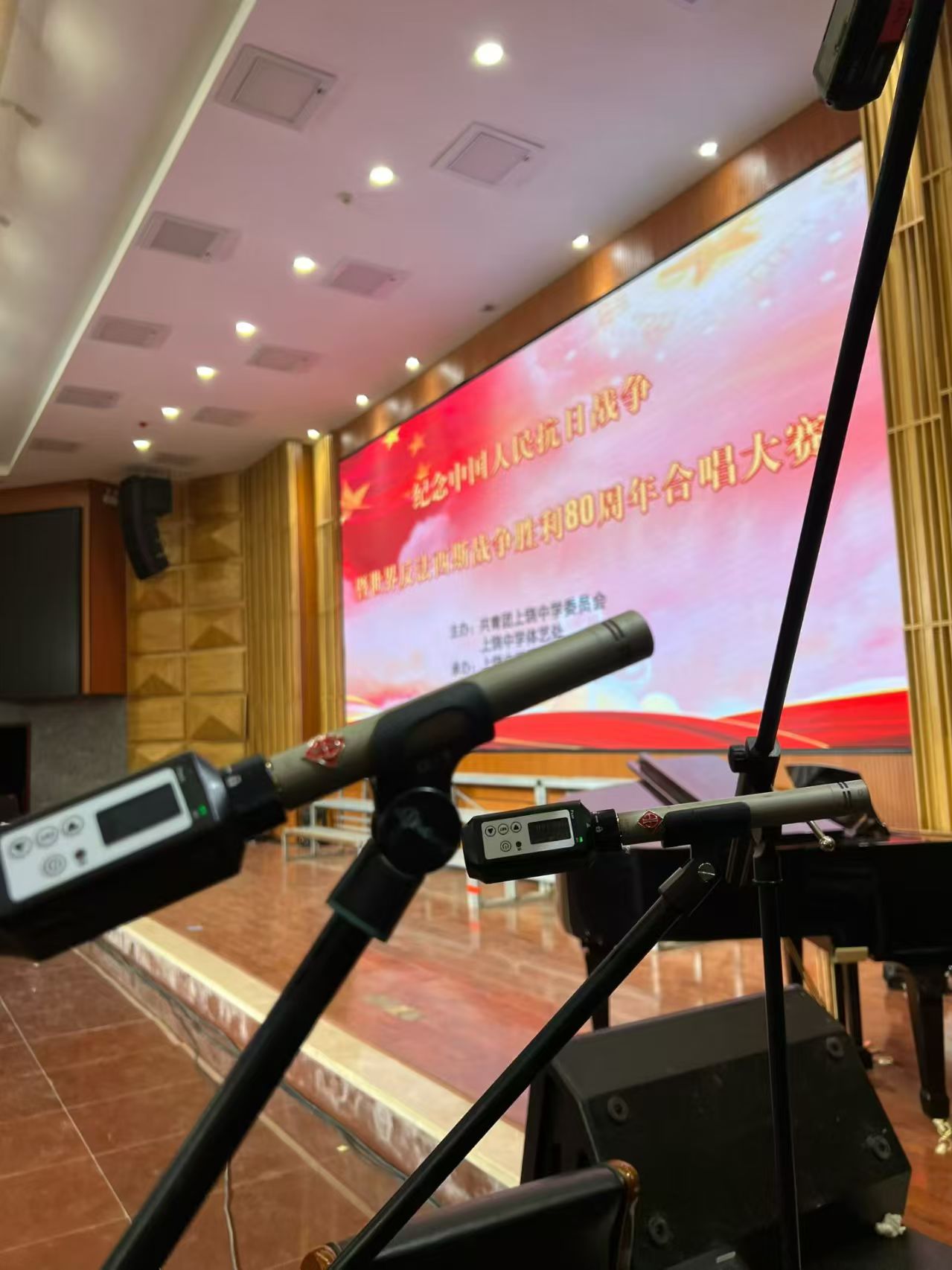 RT-1 Plug-On XLR Wireless Audio Transmitter and Receiver